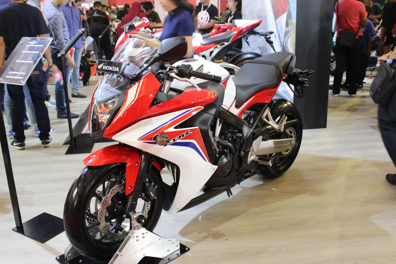 Honda CBR650F zijaanzicht