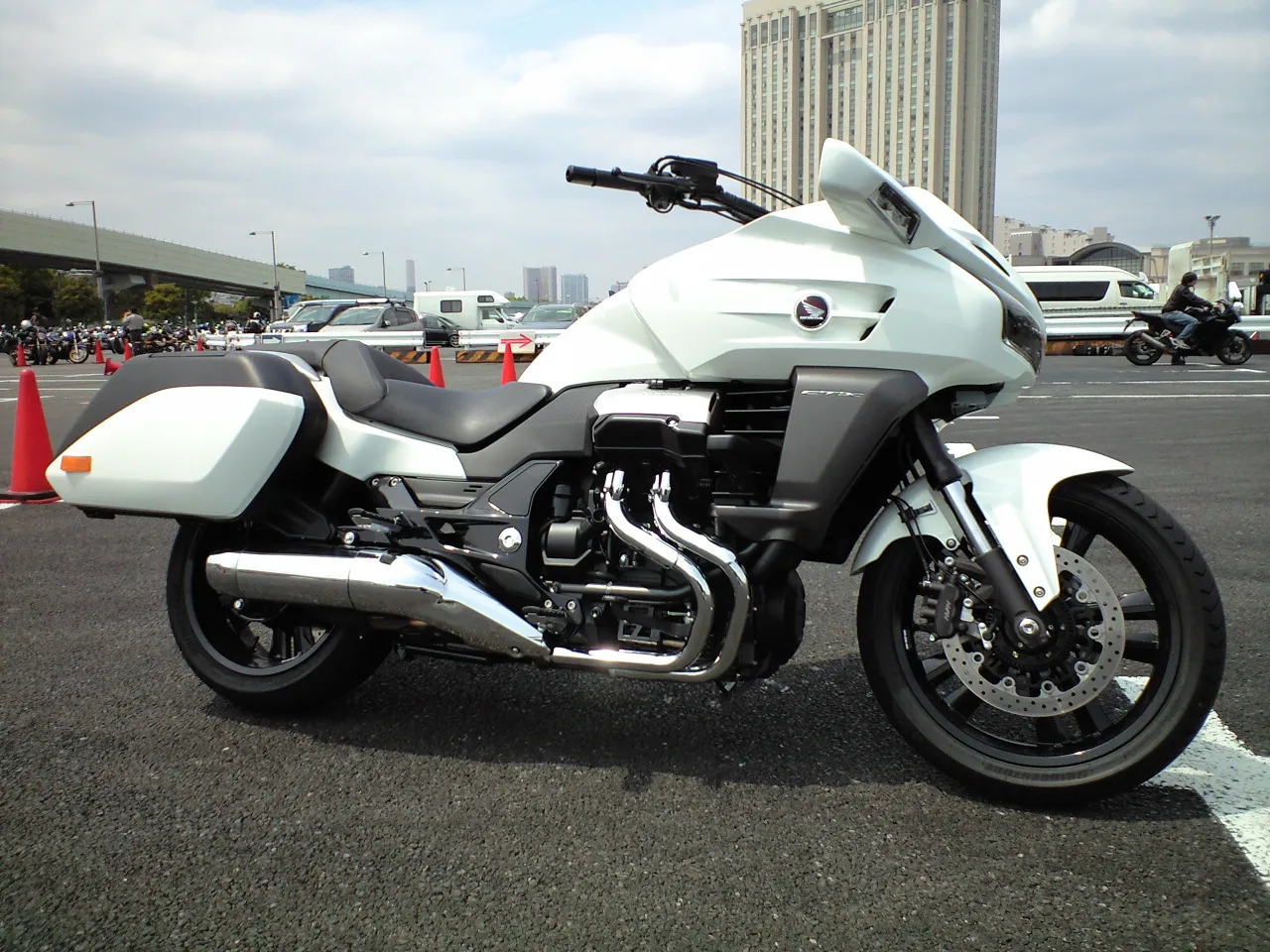 Honda CTX1300 cruiser zijaanzicht