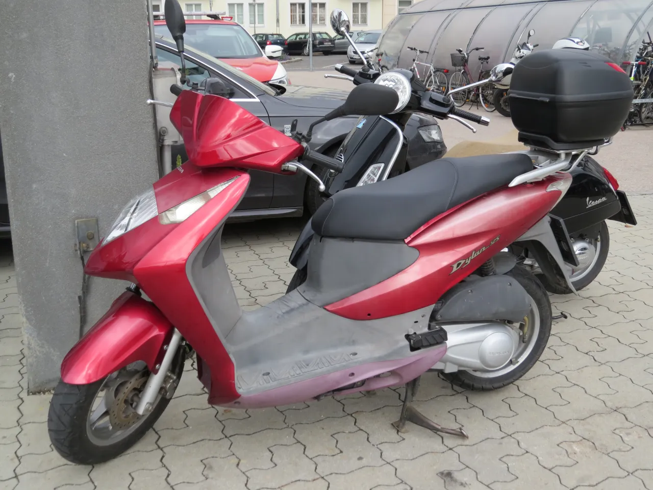 Honda Dylan scooter