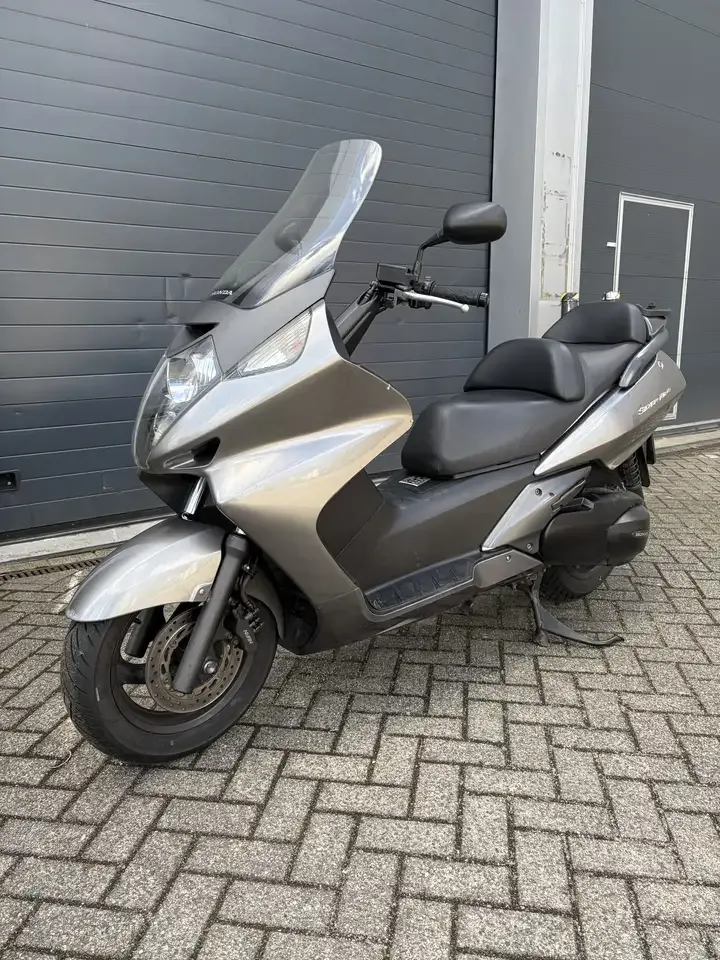 Honda FJS 400