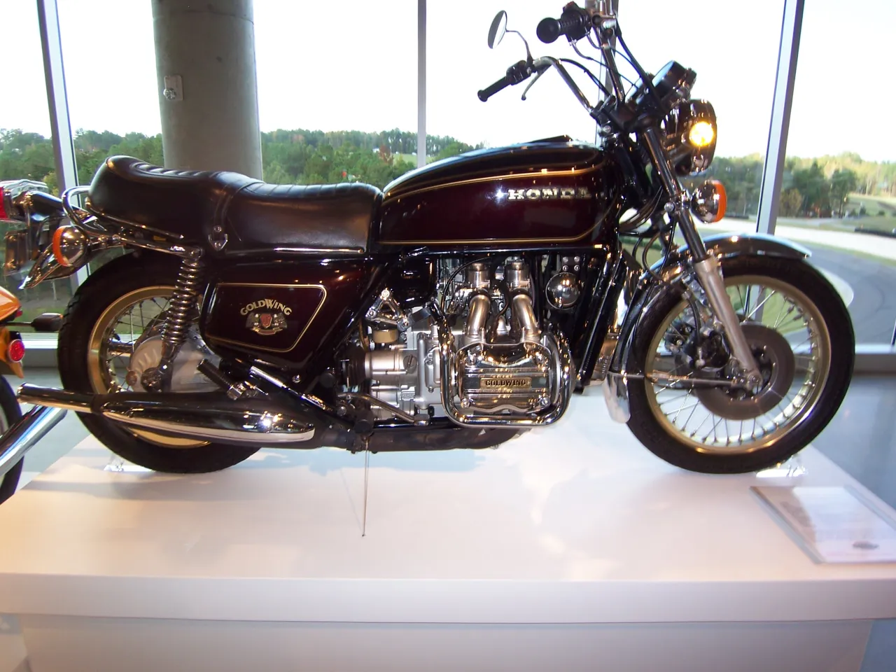 Honda GL1000 Gold Wing 1976 zijaanzicht