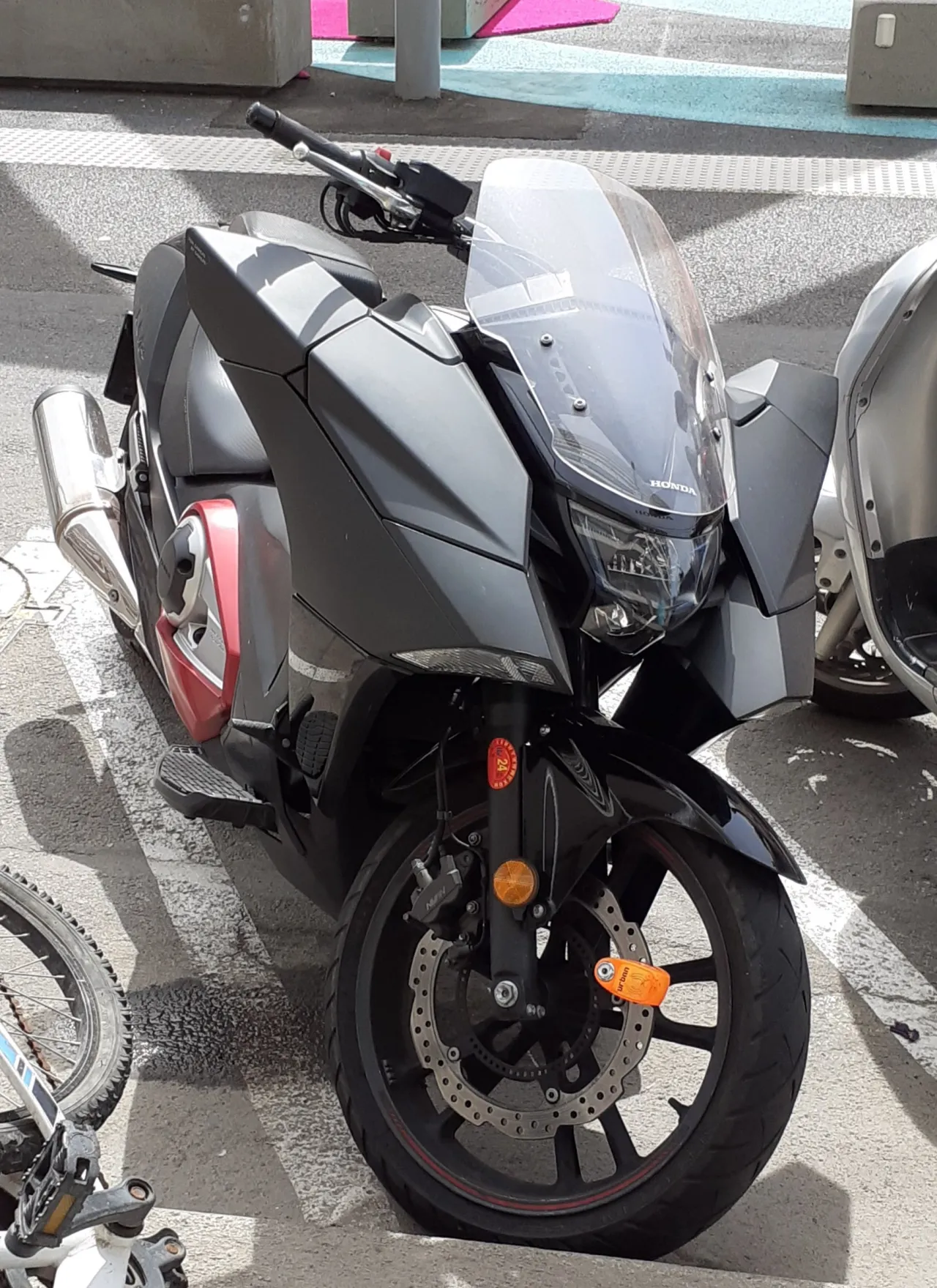Honda NM4 Vultus futuristische cruiser in Barcelona