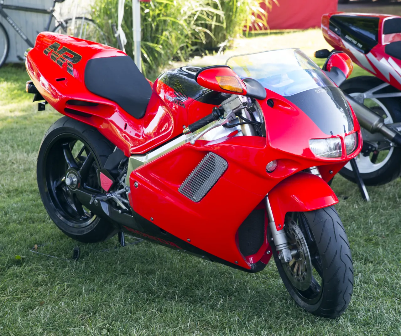 Honda NR 750 front three-quarter view