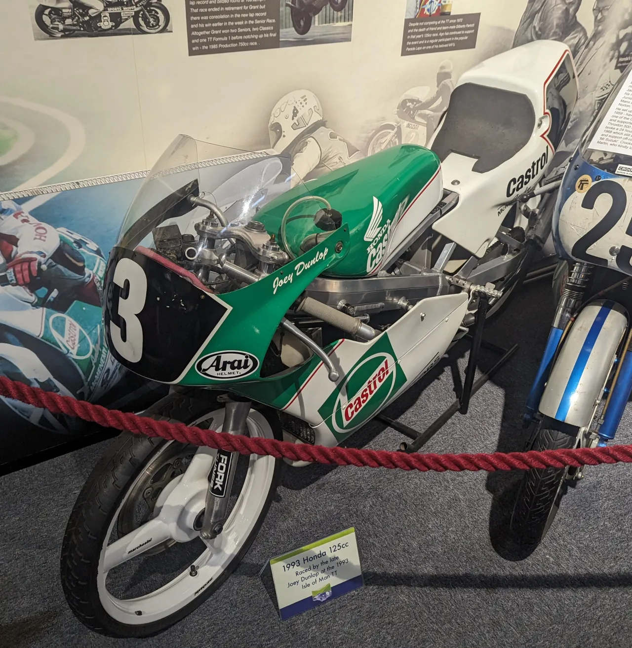 Honda NSR-125 tweetakt sportmotor uit 1993 zijaanzicht