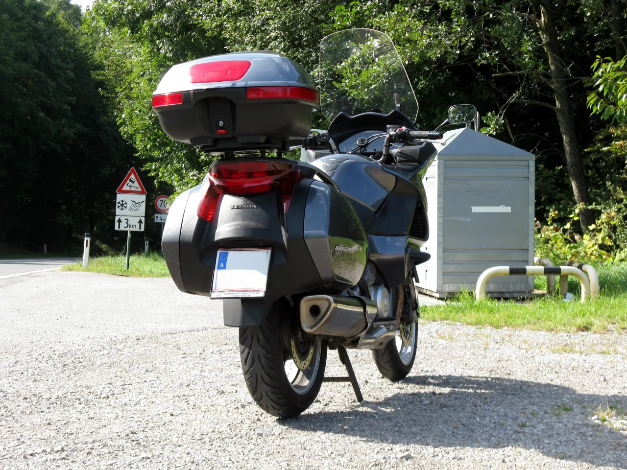 Honda NT 700 V Deauville 2006 RC52 zijaanzicht