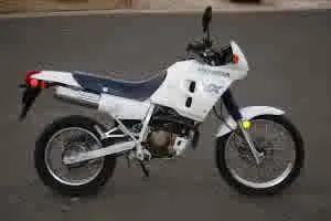 Honda NX-250 dual-sport motor zijaanzicht