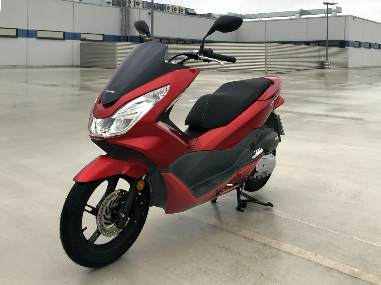 Honda PCX 125 scooter detail