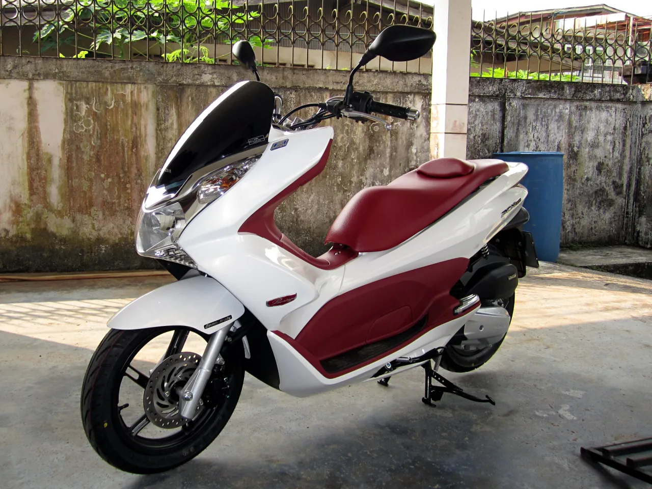 Honda PCX 150 scooter 2013 model