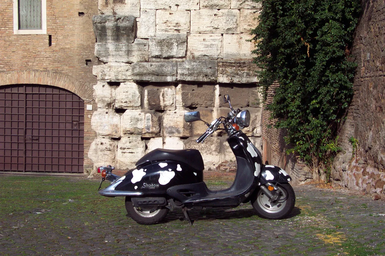 Honda Shadow 90 retro-scooter