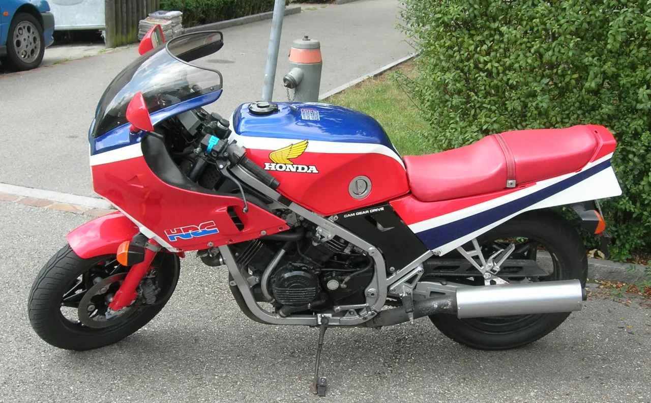 Honda VF 1000 R sportmotor, linkerzijde