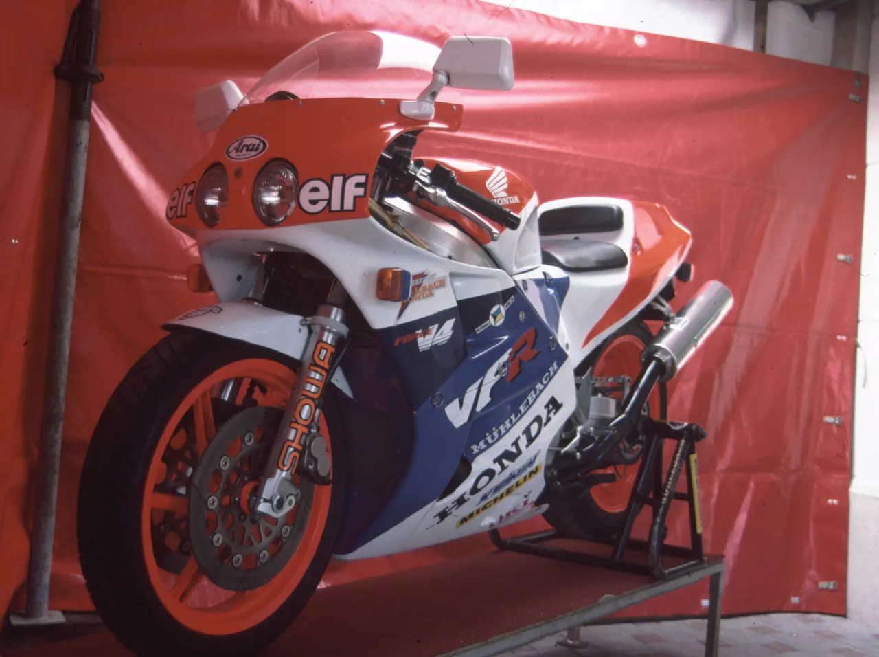 Honda VFR750R RC30 vooraanzicht detail