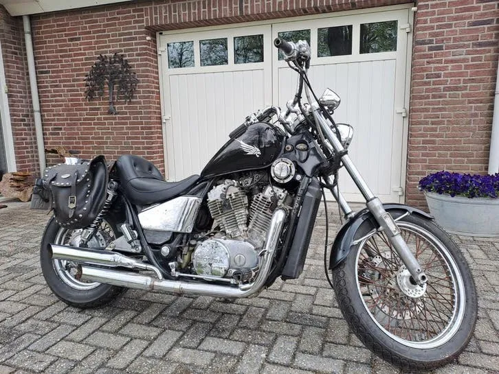 Honda VT 800
