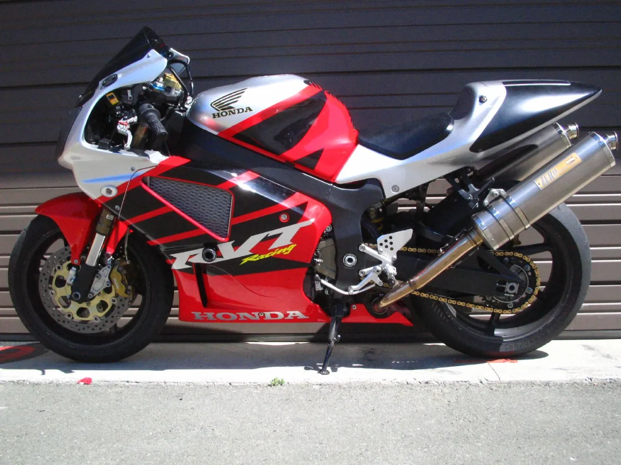 Honda VTR1000 RC51 SP1 2001 zijaanzicht