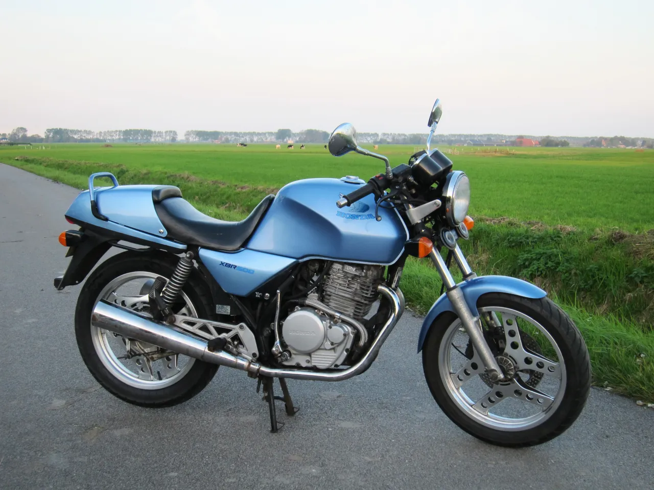 Honda XBR500 1985 zijaanzicht