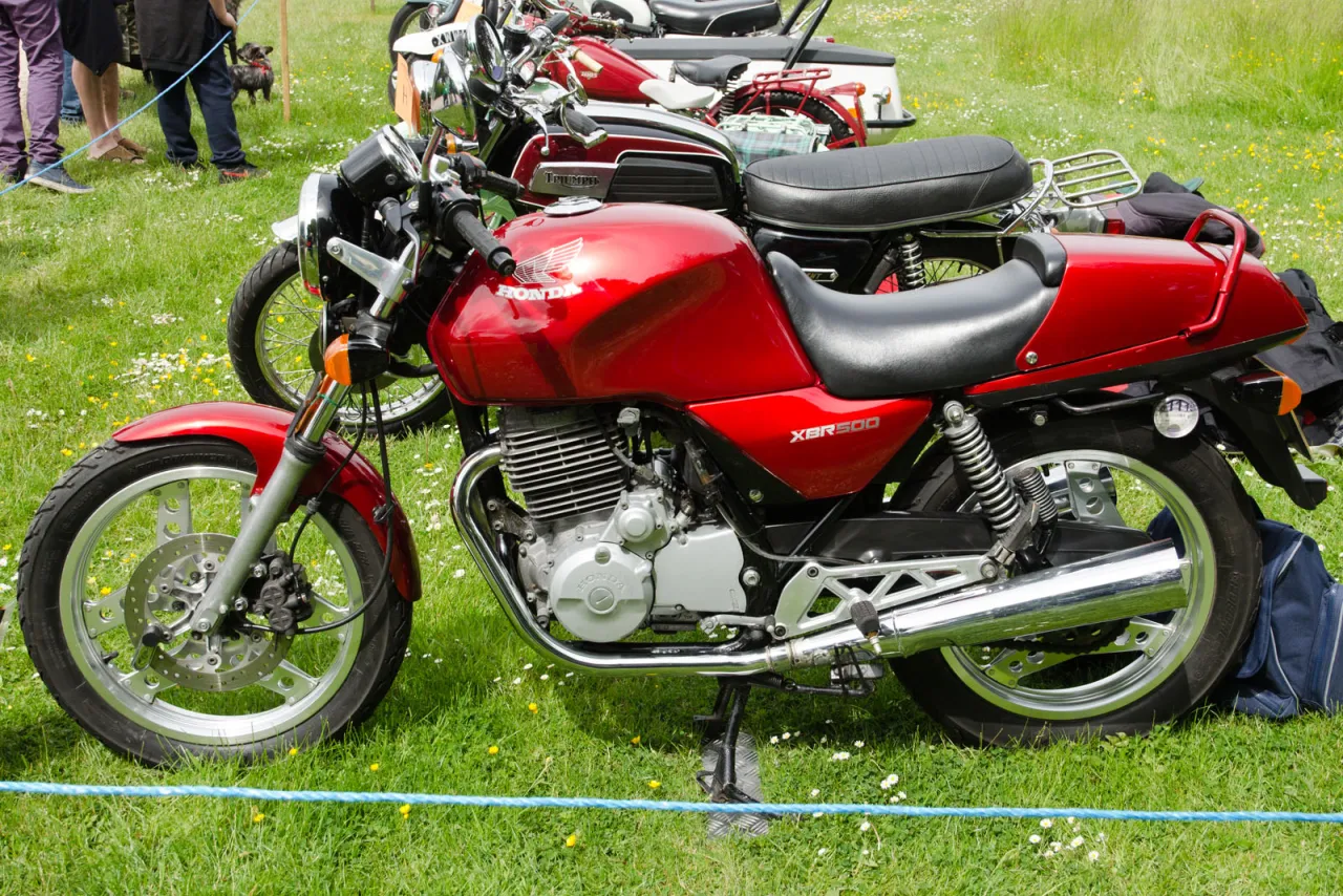 Honda XBR500 1986 in het veld