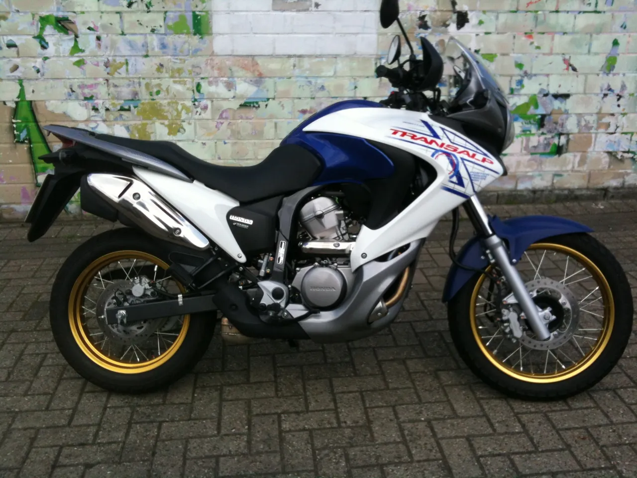 Honda XL 700 V Transalp 2012 zijaanzicht