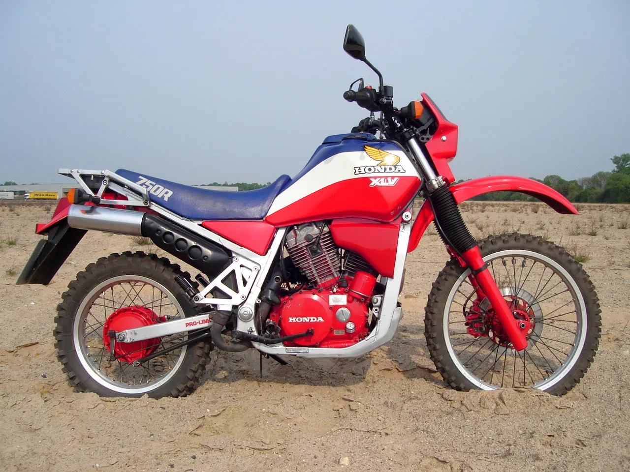 Honda XLV 750 R D-uitvoering vooraanzicht