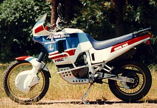 Honda XRV 650 Africa Twin zijaanzicht