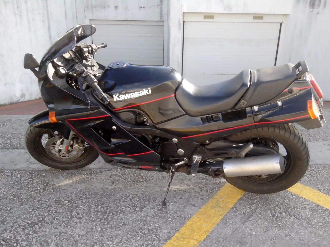 Kawasaki GPZ1000RX 3/4 zijaanzicht