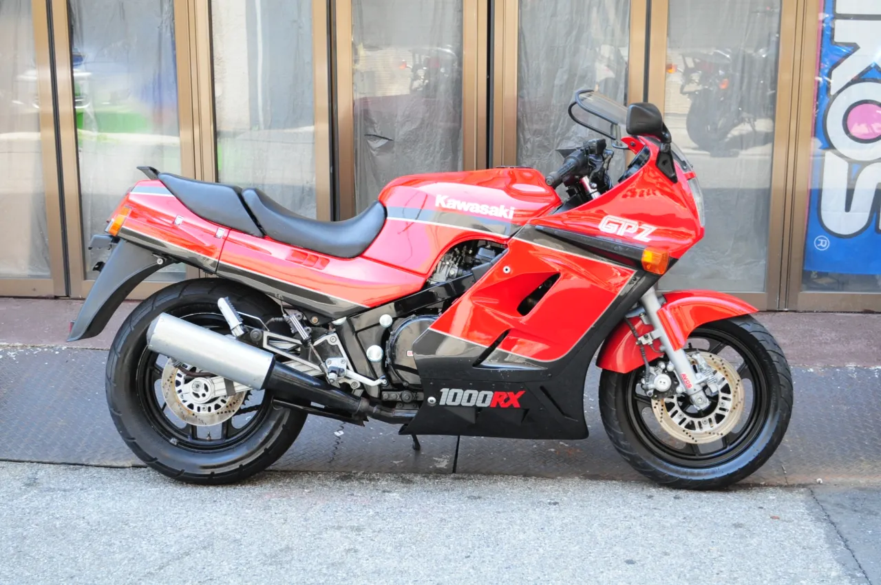 Kawasaki GPZ1000RX in rode kleurstelling