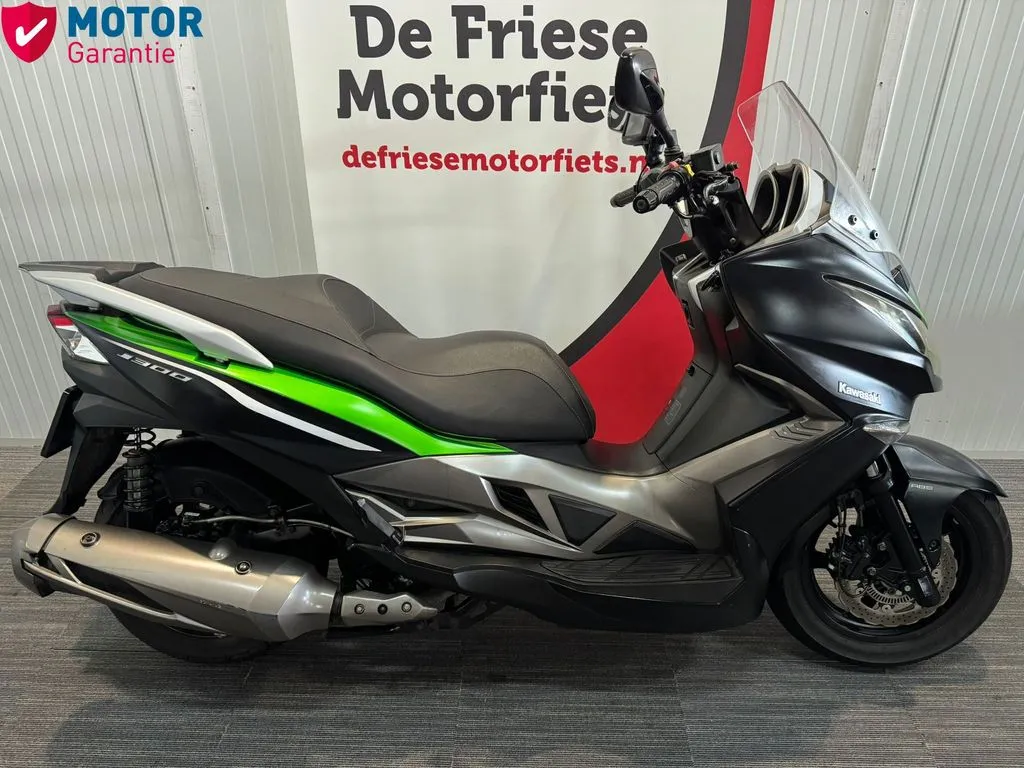 Kawasaki J 300