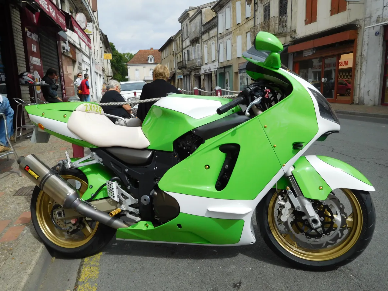 Kawasaki Ninja ZX-12R uit 2001 in groen