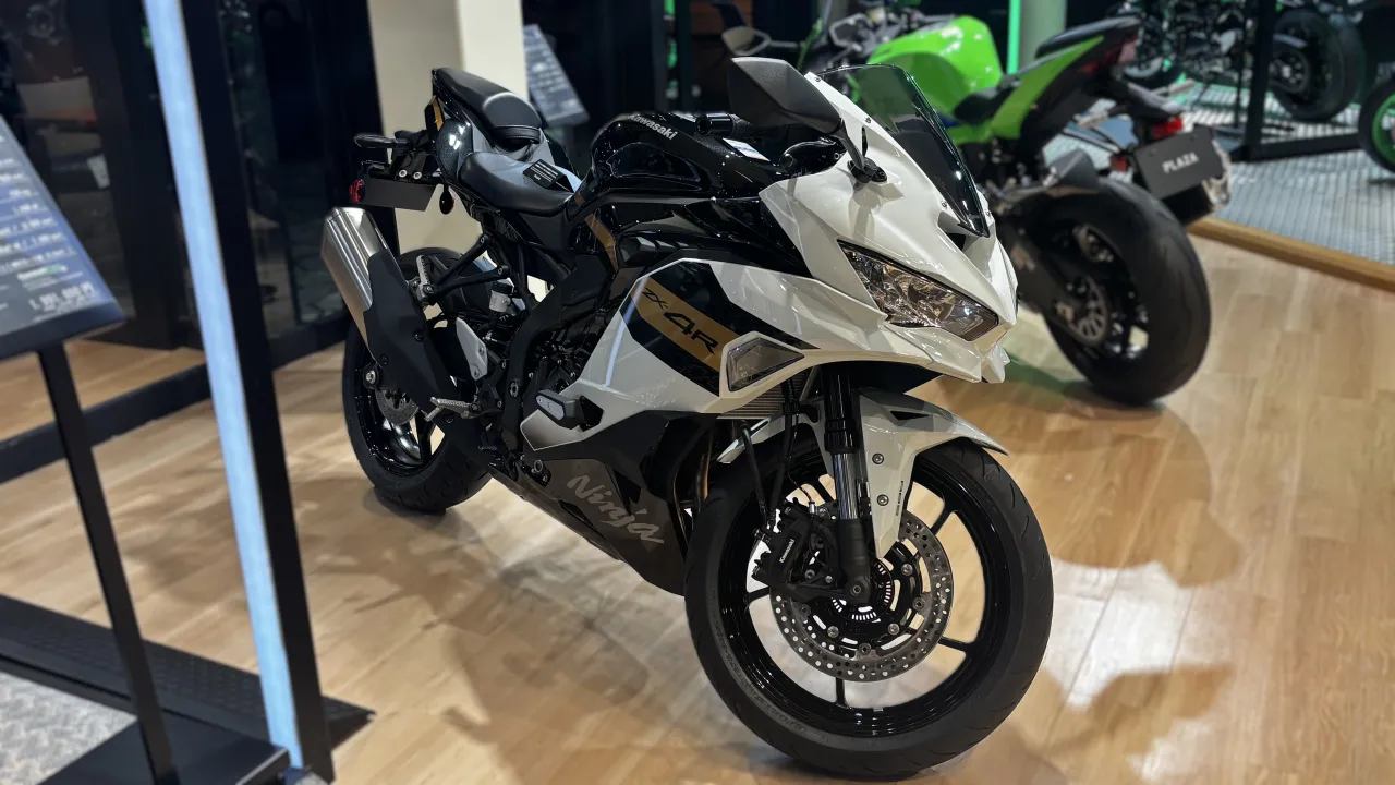 Kawasaki Ninja ZX-4R SE 2026 zijaanzicht