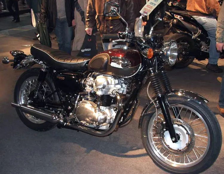 Kawasaki W 650 rechterzijde