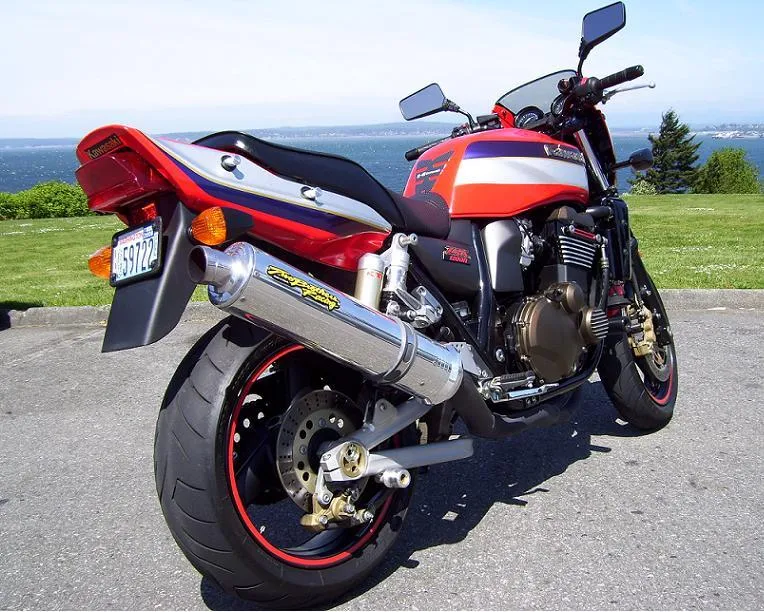 Kawasaki ZRX1200R 2002 rood zijaanzicht