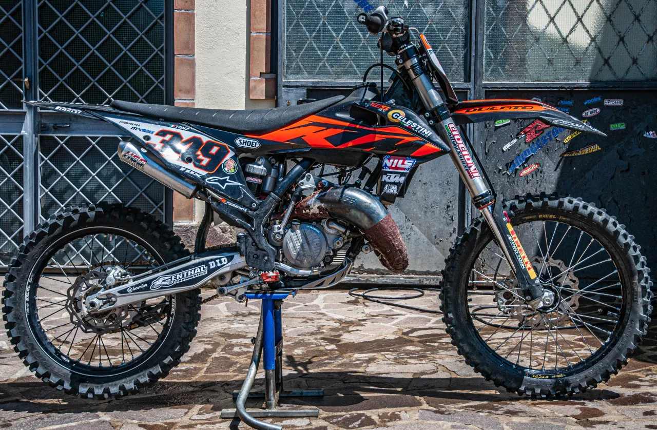 KTM 125 SX motocross bike side profile
