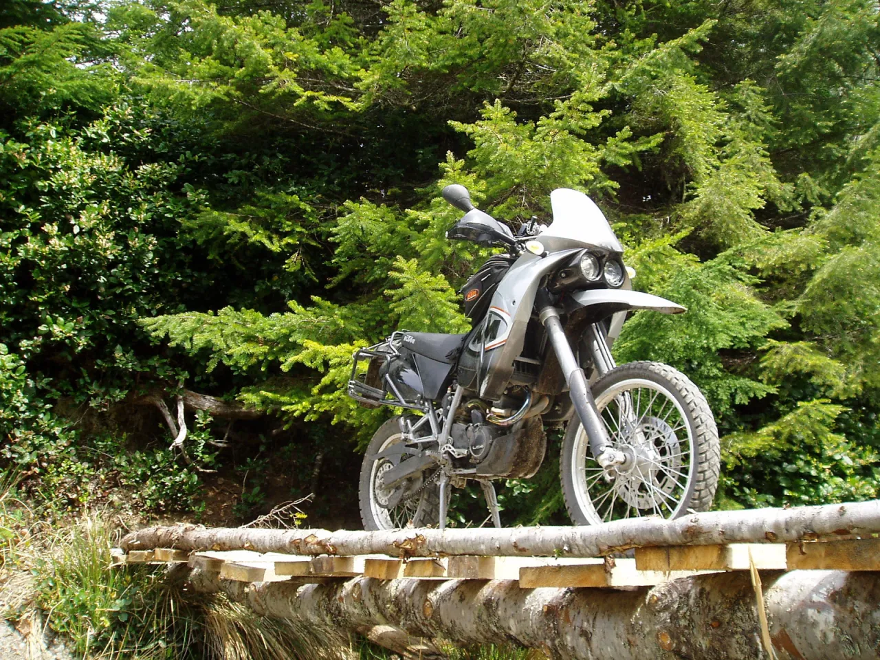 KTM 640 Adventure 2002 zijaanzicht