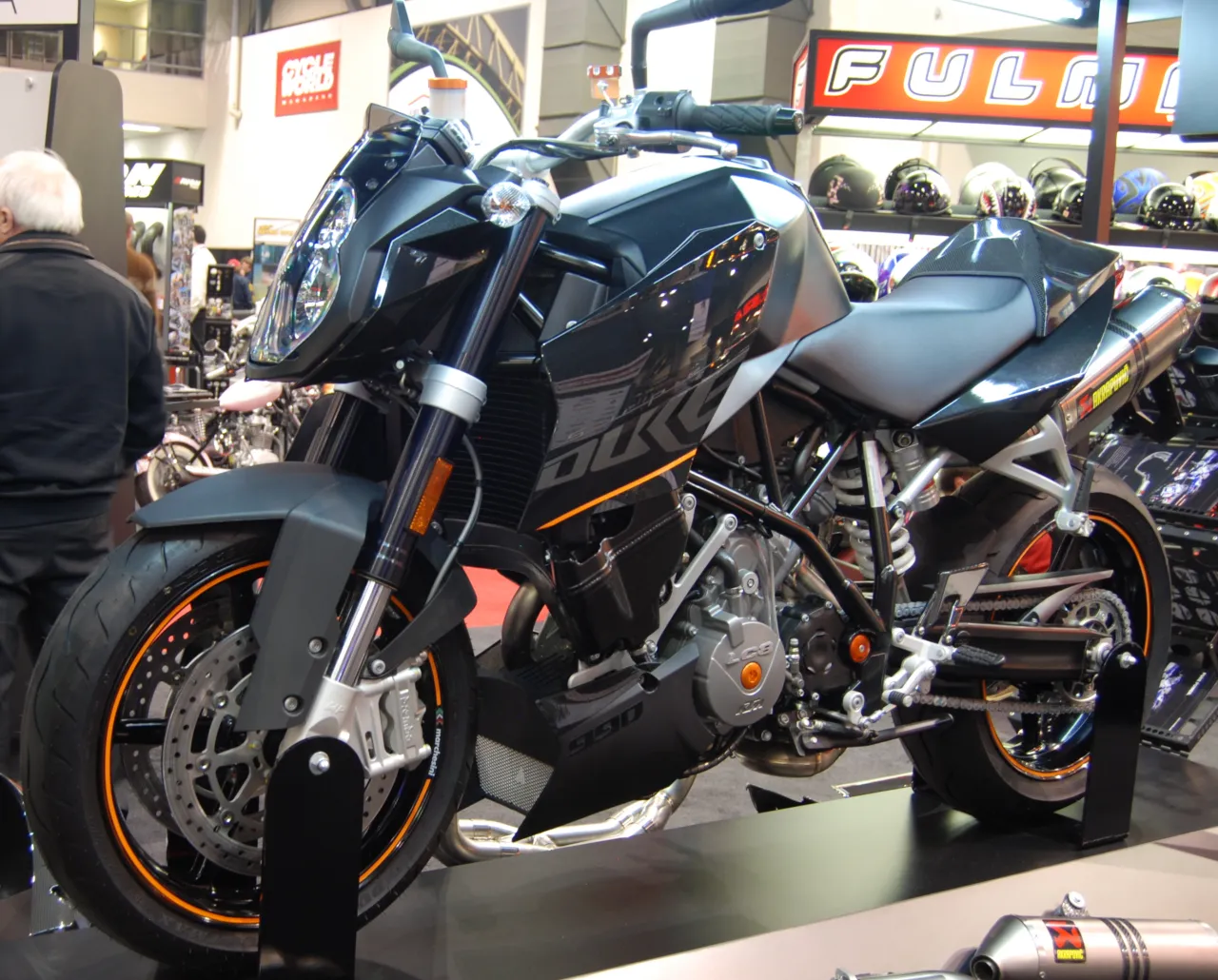 KTM 990 Super Duke 2009 op motorshow