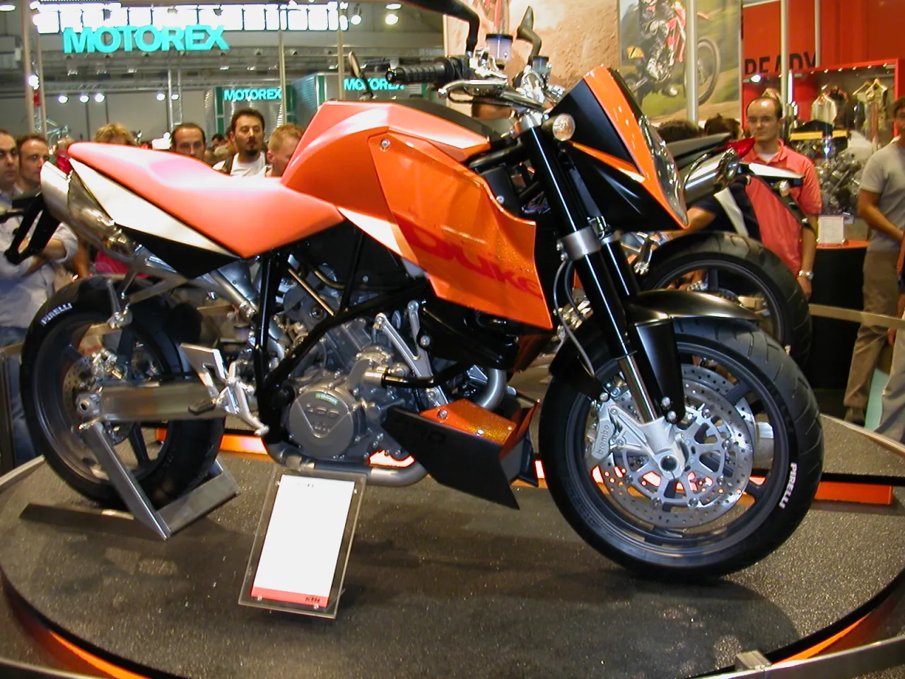 KTM 990 Super Duke 2004 vooraanzicht