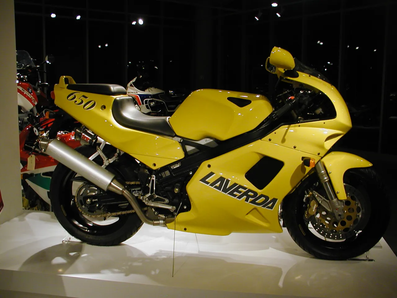 Laverda 650 gele motorfiets