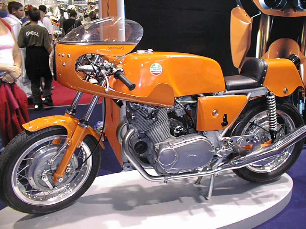 Laverda 750 SFC klassieke Italiaanse sportmotor zijaanzicht