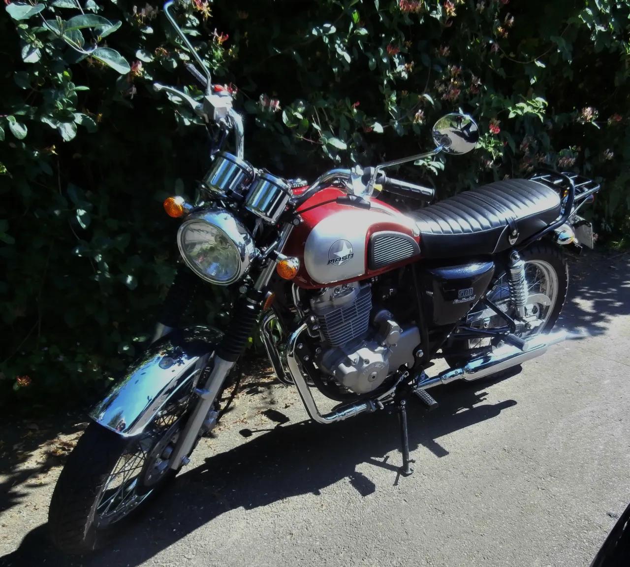 Mash Five Hundred retro naked bike zijaanzicht