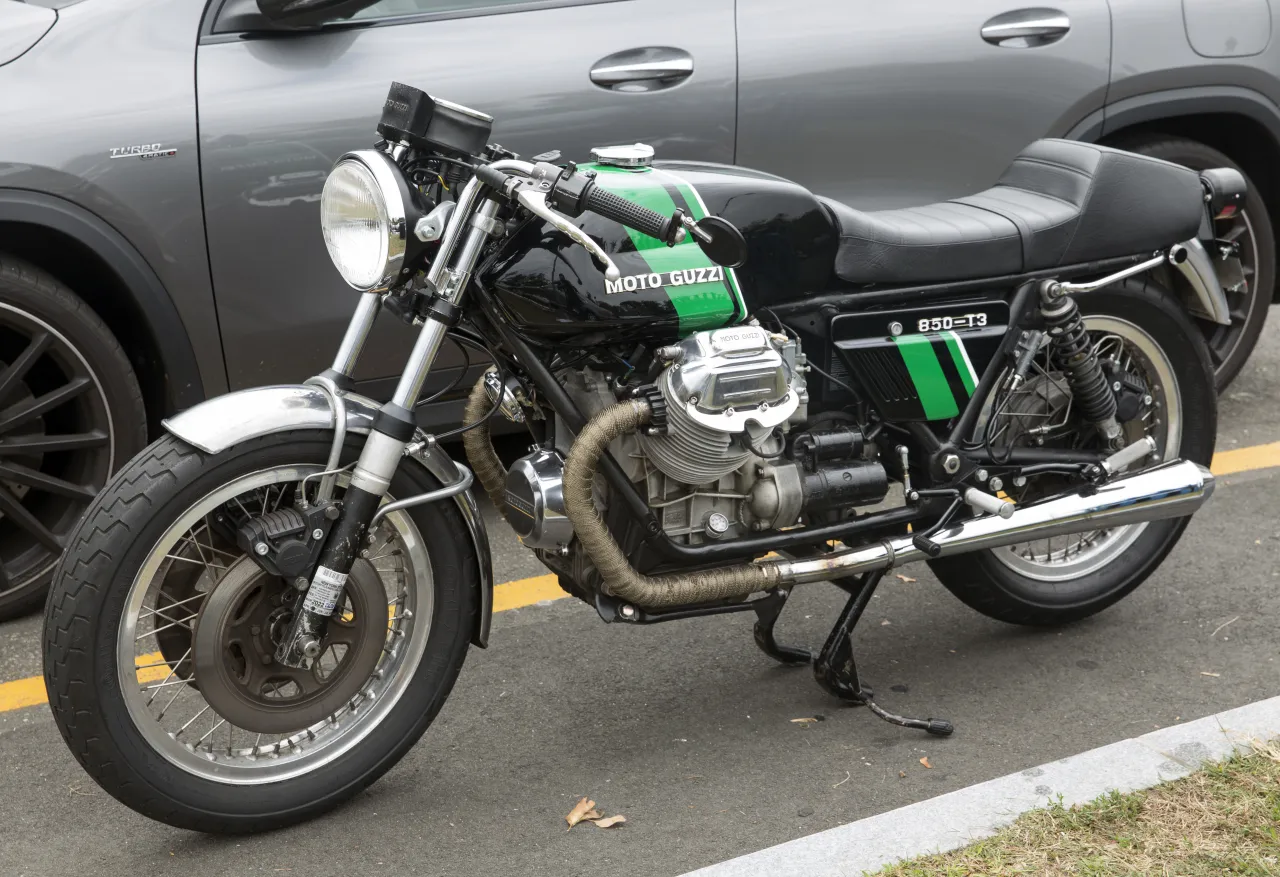 Moto Guzzi 850 T3 zwart-groen 1975