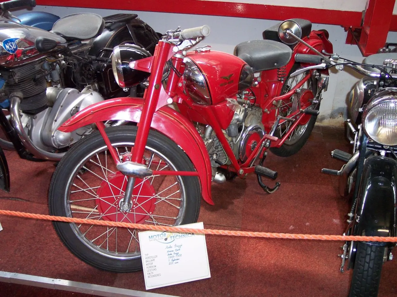 Moto Guzzi Airone Sport 1949 zijaanzicht
