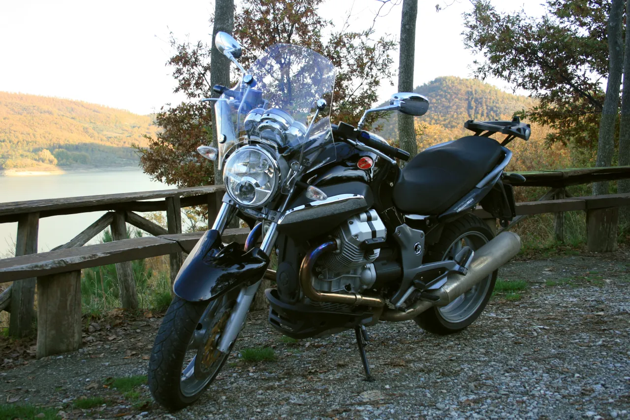 Moto Guzzi Breva 850