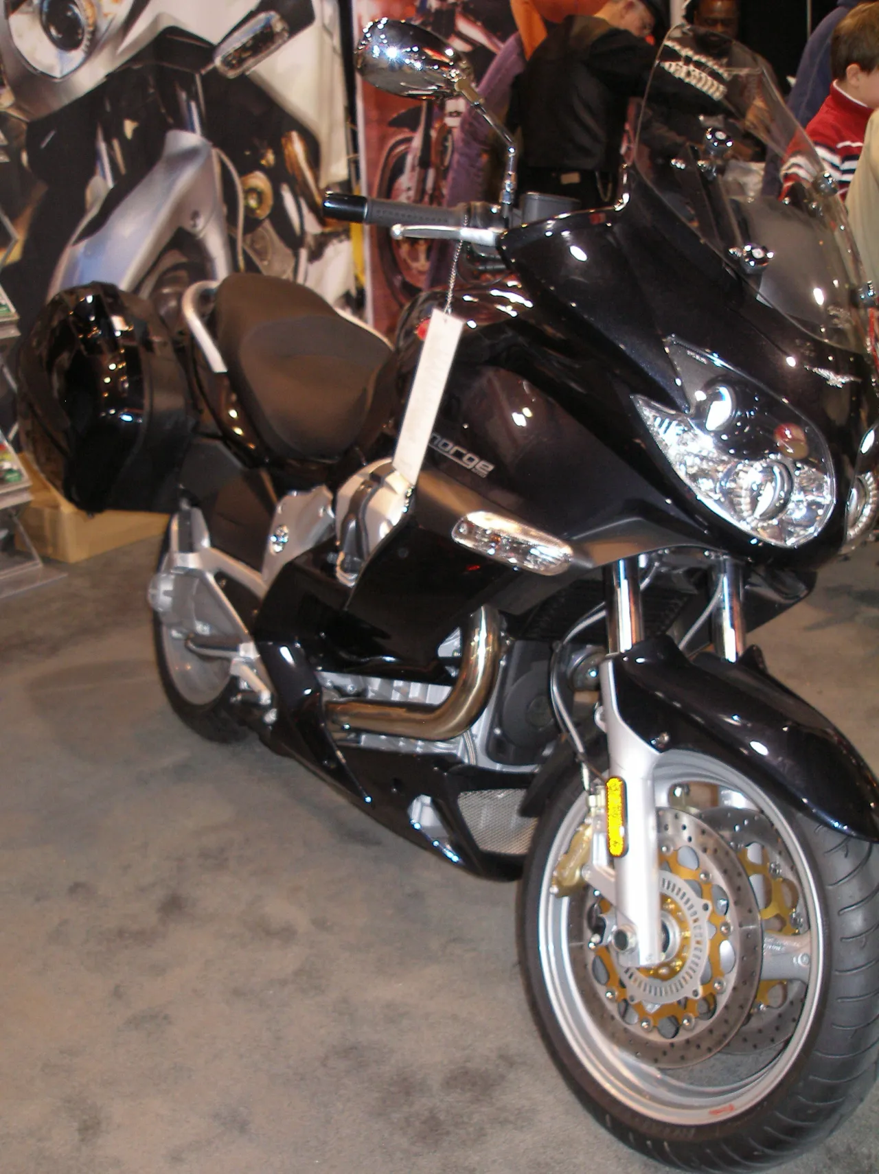 Moto Guzzi Norge GT in black