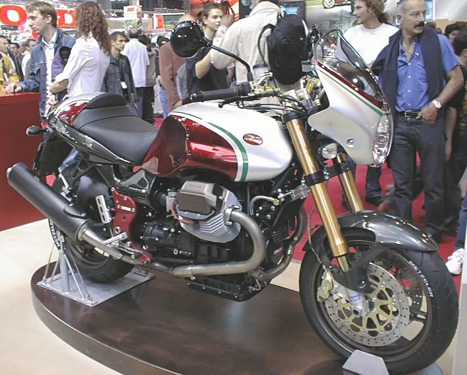 Moto Guzzi V11 Coppa Italia in het rood