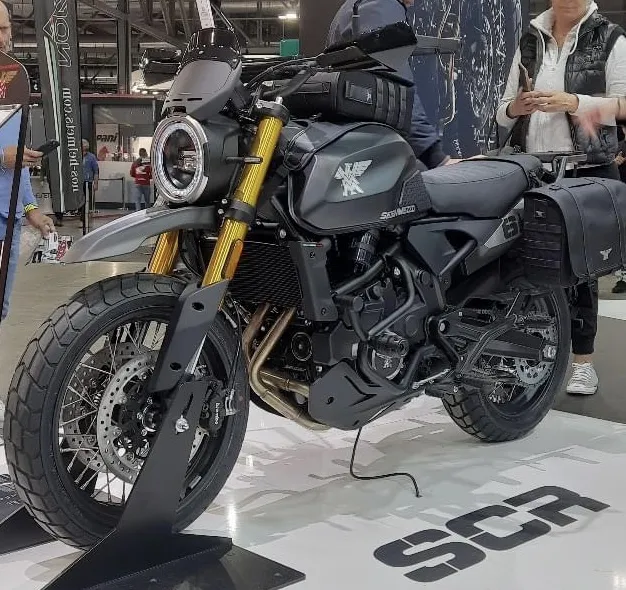 Moto Morini Seiemmezzo SCR scrambler zijaanzicht
