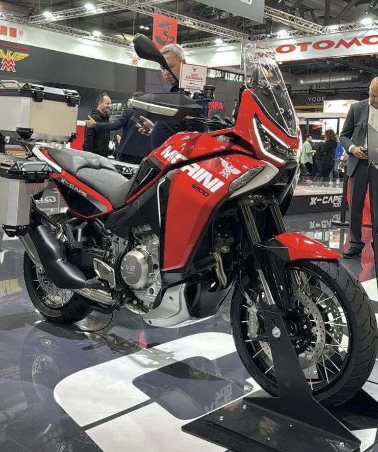 Moto Morini X-Cape 1200 V2 2025 driekwart aanzicht