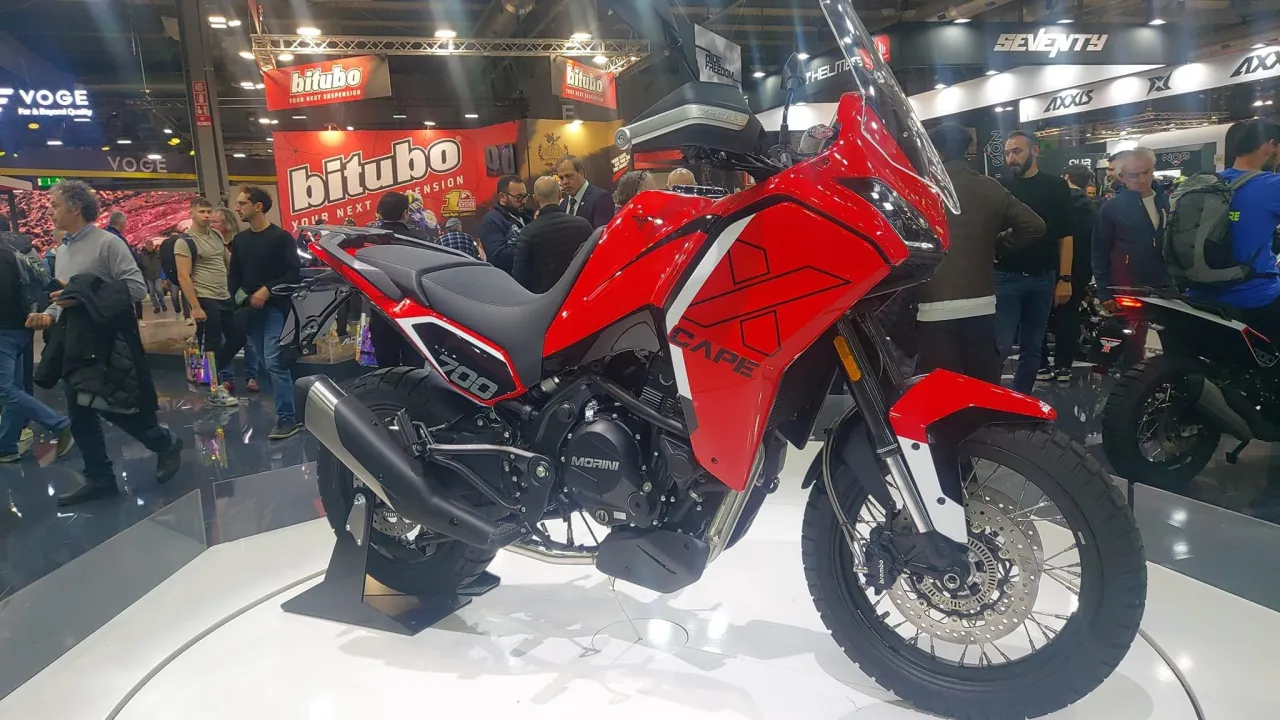 Moto Morini X-Cape 700 adventure motor zijaanzicht