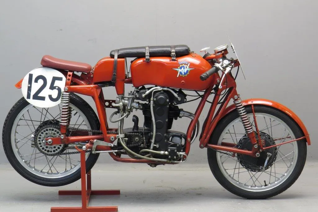 MV Agusta 125 Bialbero 1954 race-motor zijaanzicht