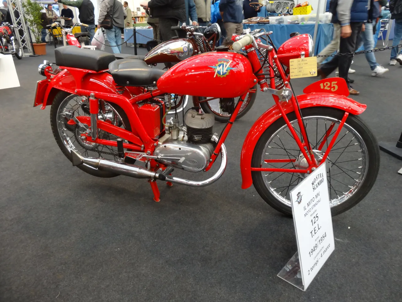MV Agusta 125 TEL 1949 op Il Mito beurs Novegro