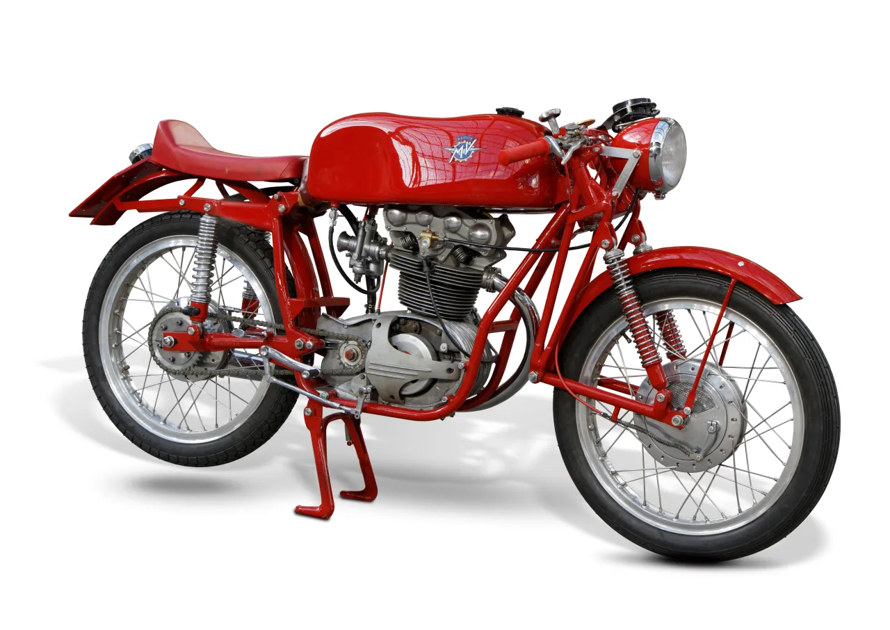 MV Agusta 175 Bialbero Racing 1954 op witte achtergrond