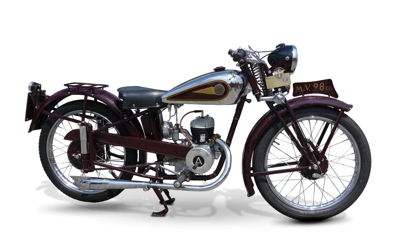 MV Agusta 98 Stradale historische motorfiets zijaanzicht