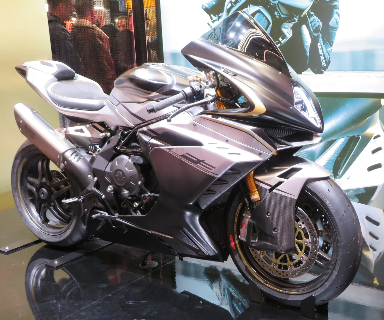 MV Agusta F3 Competizione 2025 zijaanzicht