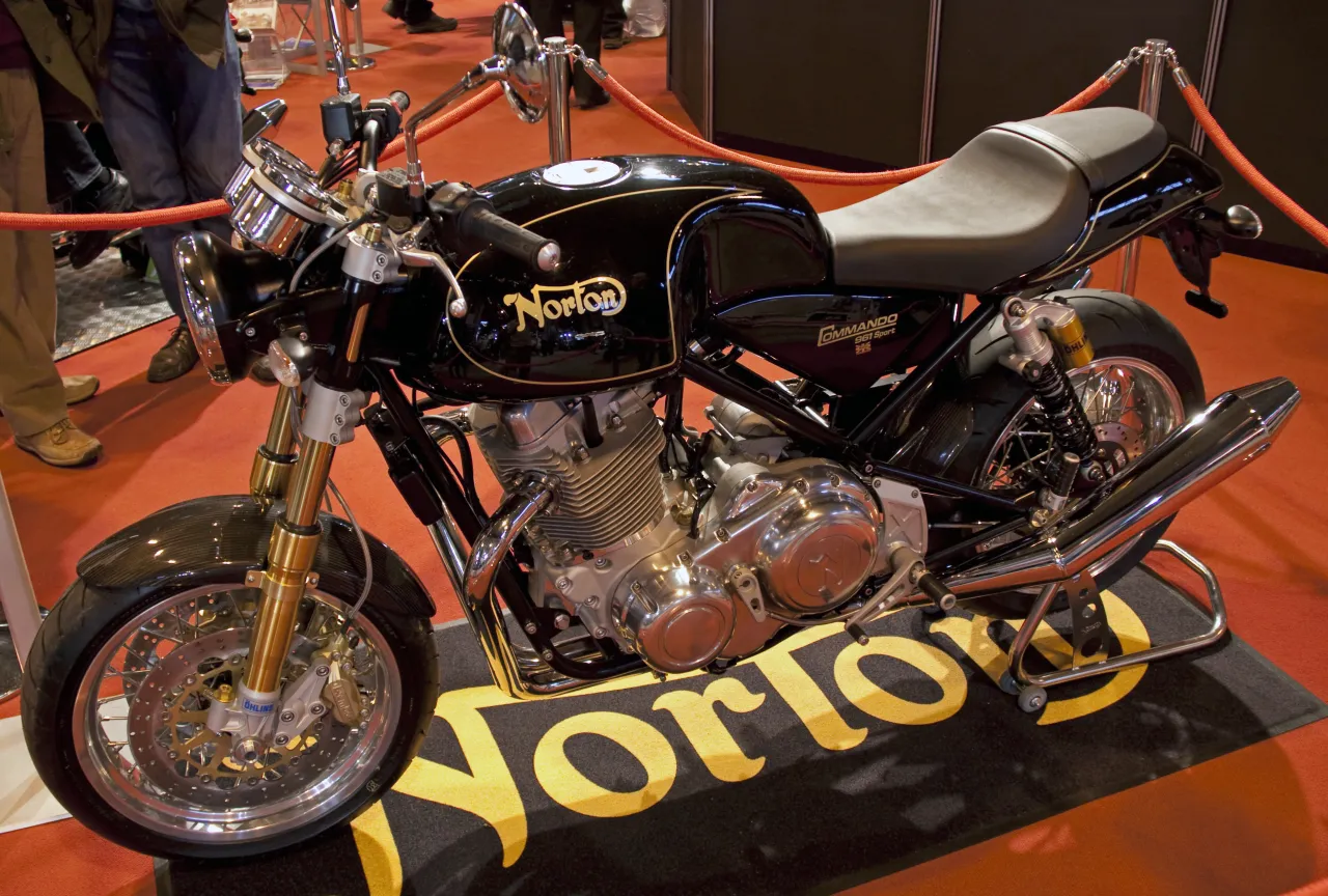 Norton Commando 961 Sport vooraanzicht detail